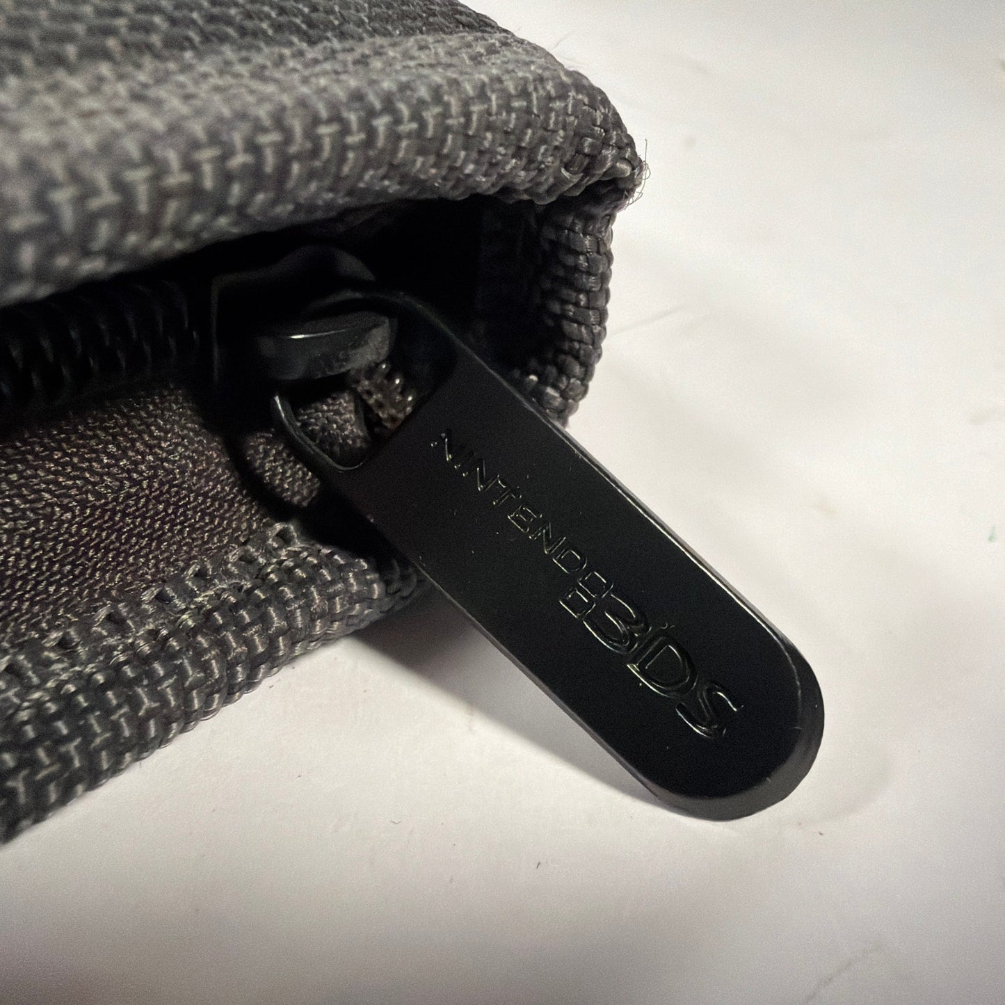 Nintendo 3DS Zipper Carrying Case Black Gray