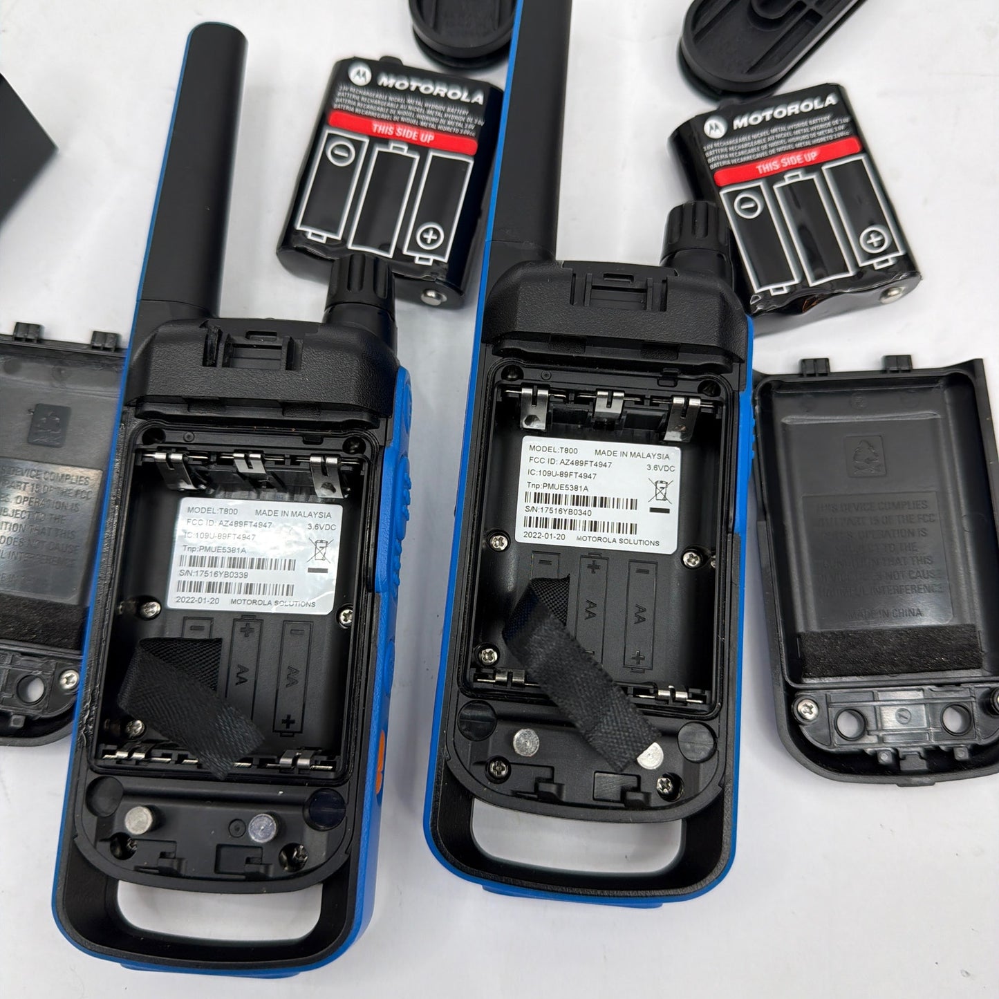 Motorola Talkabout T800 Two-Way Radios Pair w/ Battery Packs & Chargers