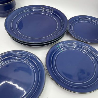 Storey Hill Lodge Country Crock Blue Stoneware 9-Piece Dinnerware Set 3 Each