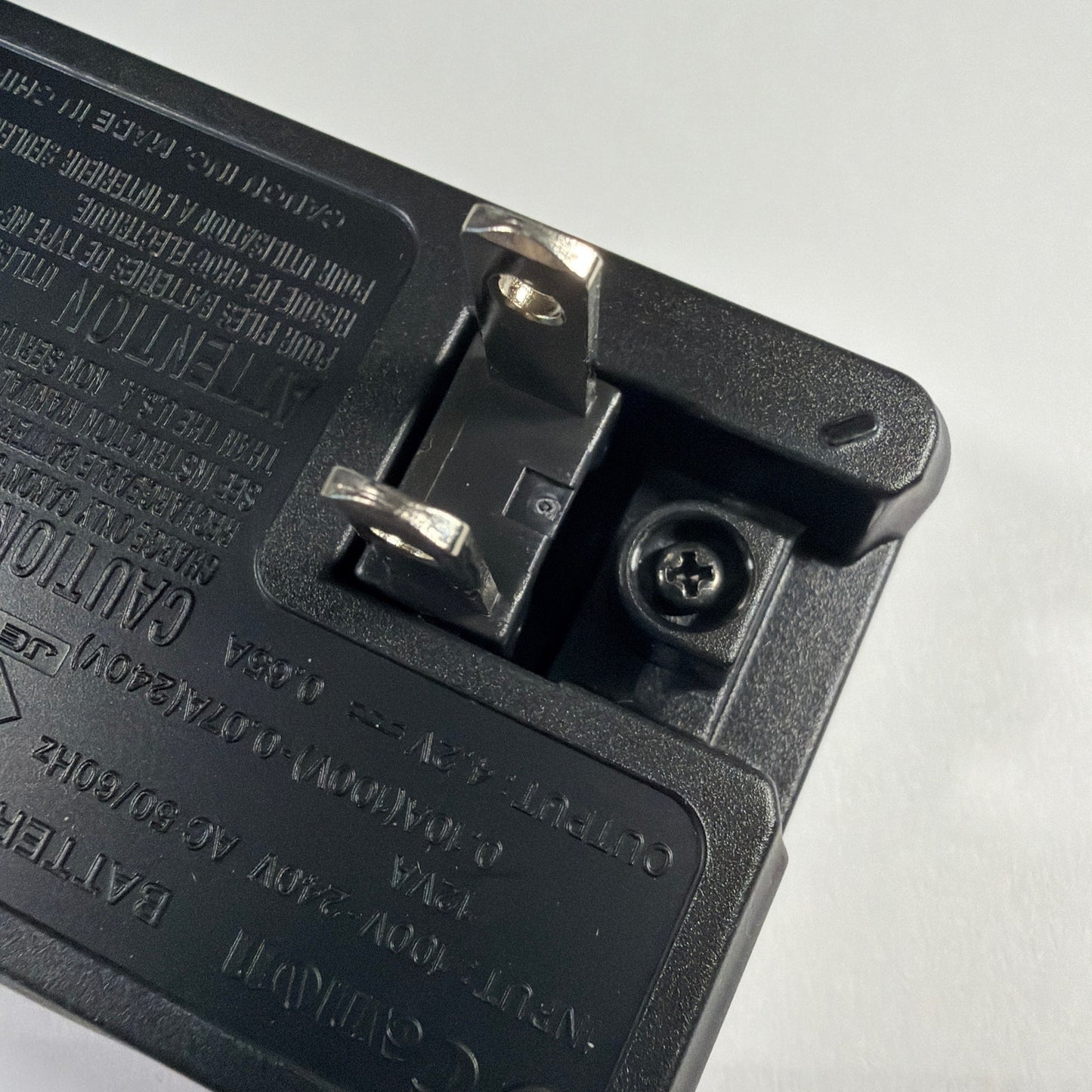 Genuine Canon CB-2LA Battery Charger for NB-8L with Box