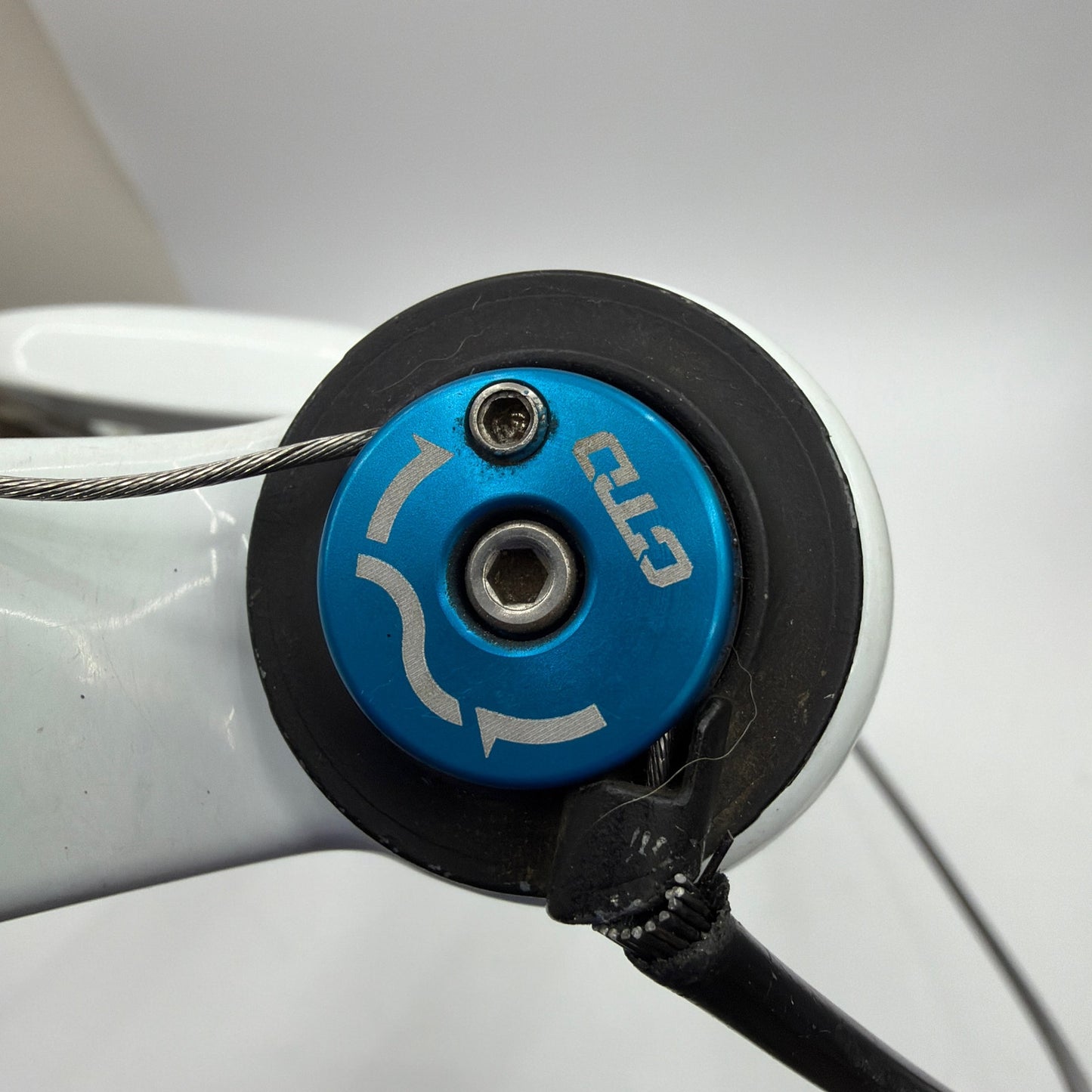 Fox 32 Float Factory CTD FIT 27.5 Suspension Fork 100mm Kashima White w Remote