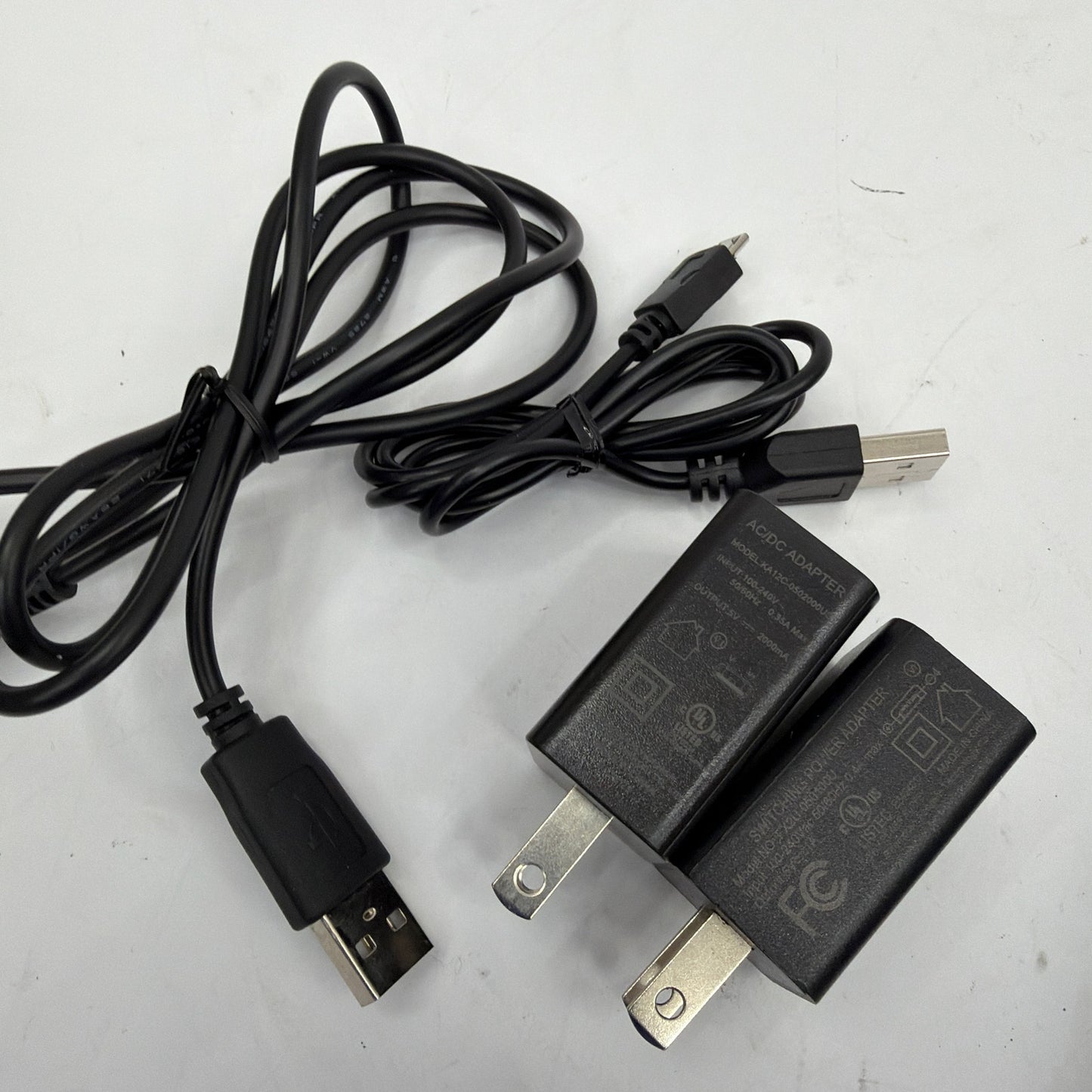 Motorola Talkabout T800 Two-Way Radios Pair w/ Battery Packs & Chargers