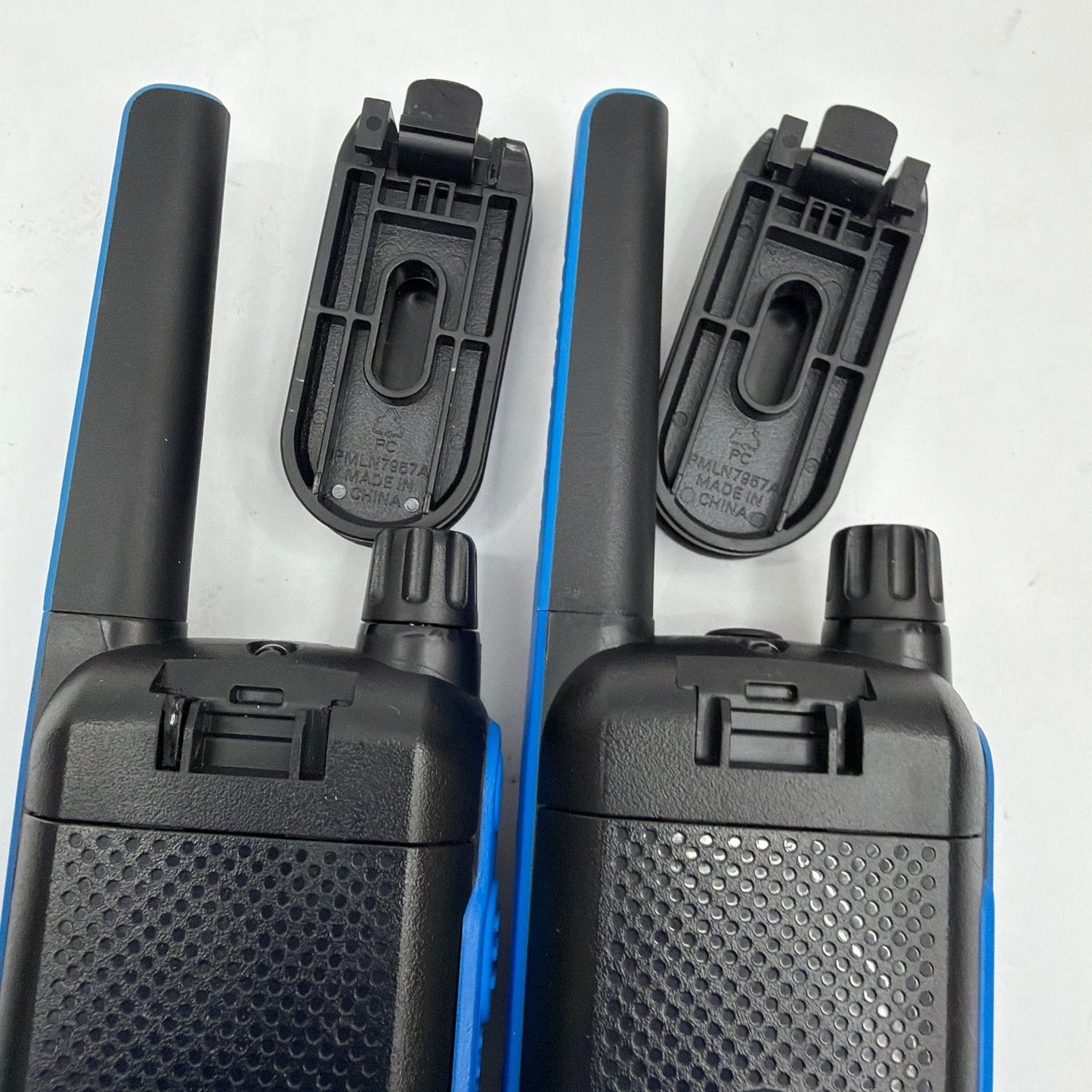 Motorola Talkabout T800 Two-Way Radios Pair w/ Battery Packs & Chargers