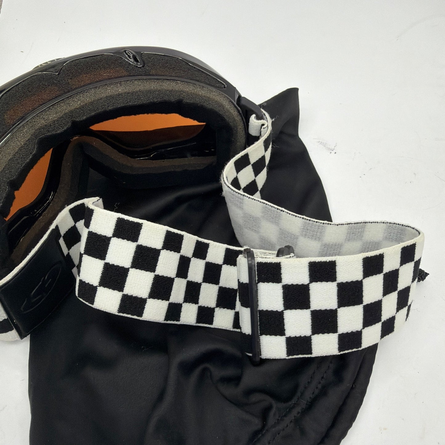 Belsun Youth Ski/Snowboard Goggles Black Frame Checkered Strap w/ Pouch