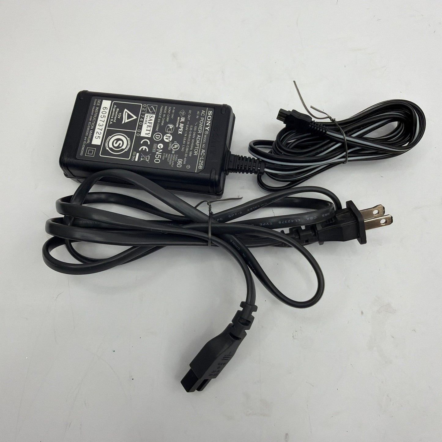 Sony AC-L25B 8.4V 1.7A AC Power Adapter Supply with AC Cord Tested Working