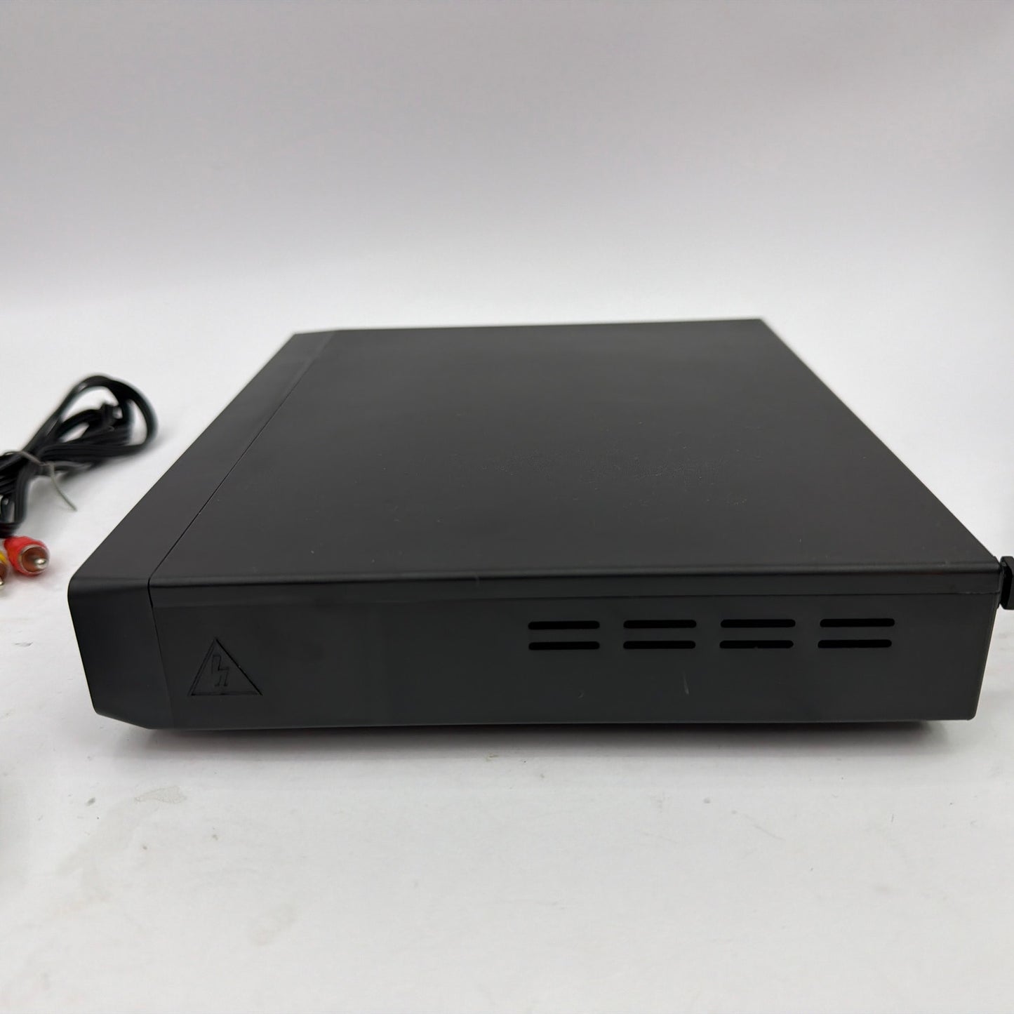 Proscan PDVD6670 DVD Player with HDMI USB Remote Power Cord and AV Cables