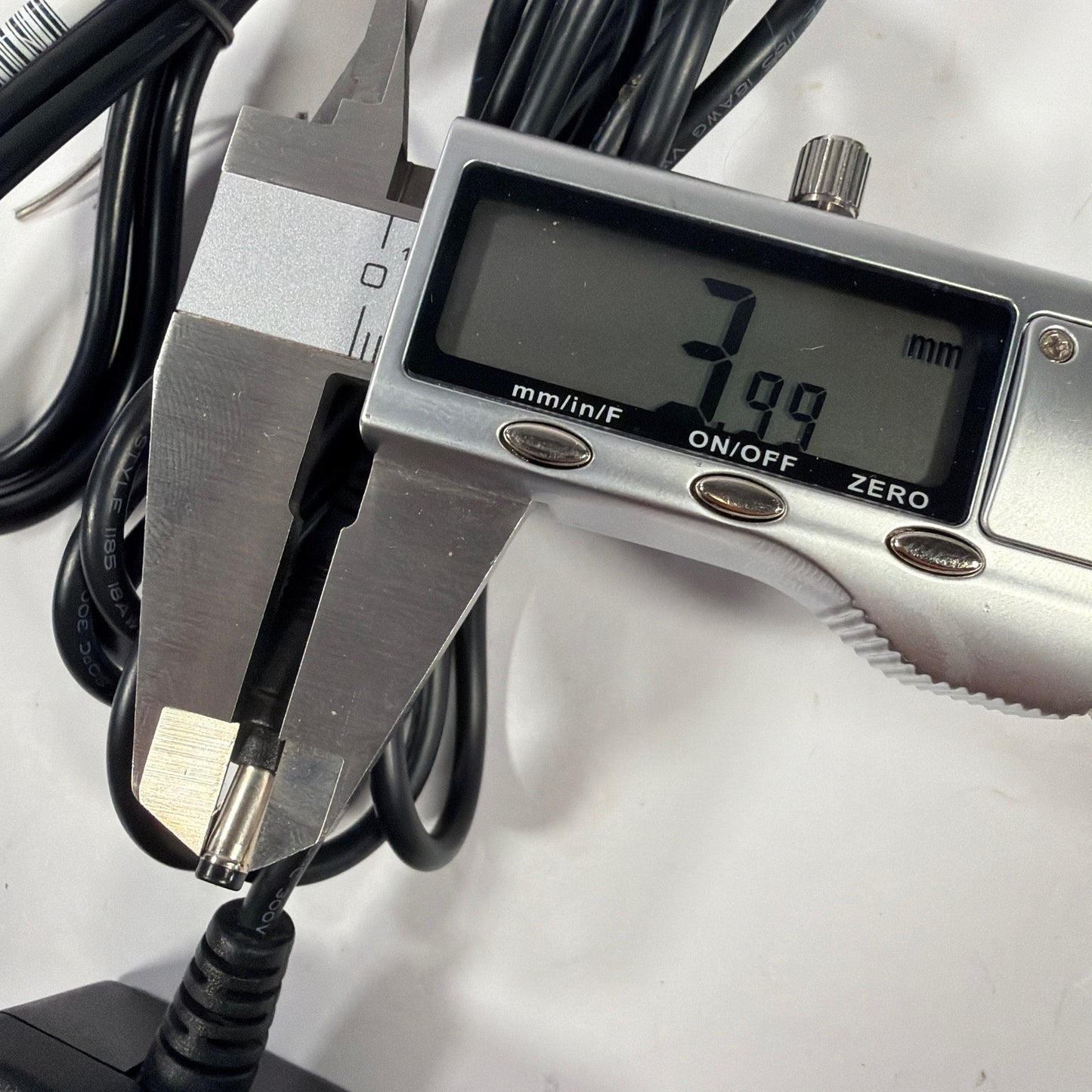 HP L2056-60001 5V 2A AC/DC Power Adapter FCLSD-0604 with AC Cord