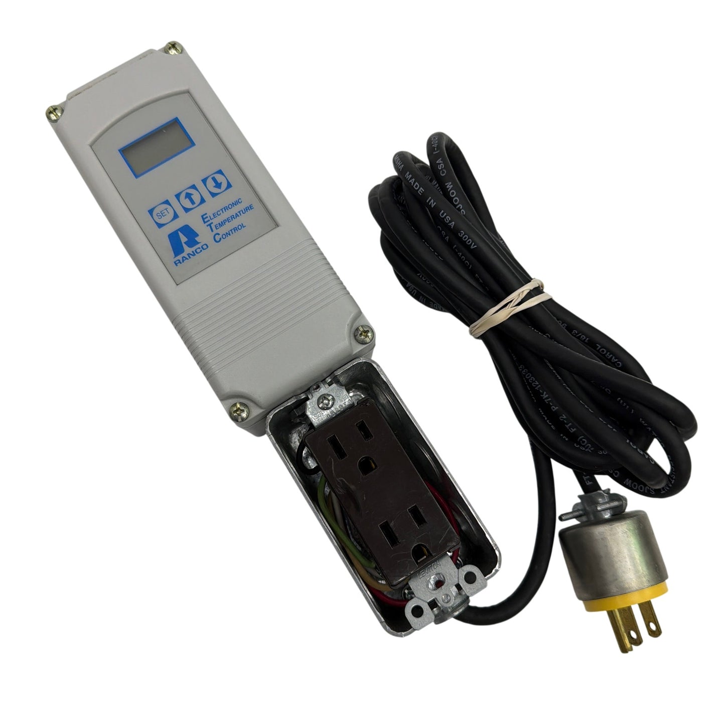 Ranco ETC-211000-000 Electronic Temperature Control Prewired Outlet Box Turns On