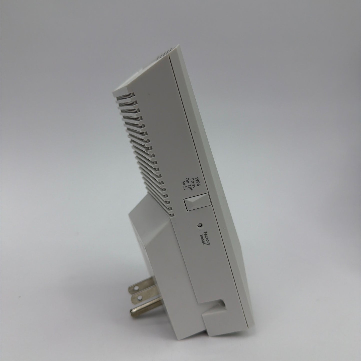 NETGEAR Nighthawk X4S EX7500 AC2200 Tri-Band WiFi Range Extender White