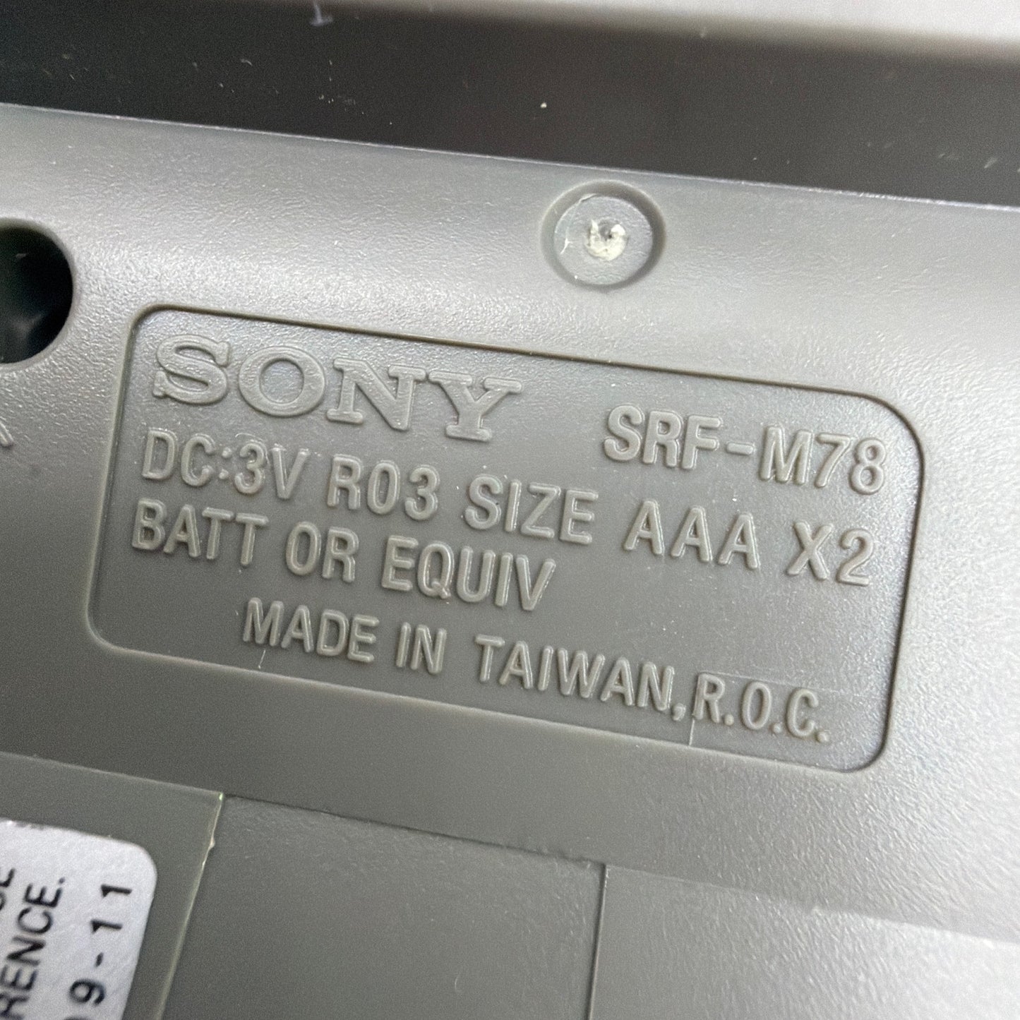 Sony SRF-M78 Sports Walkman FM/AM Armband Radio Yellow Gray