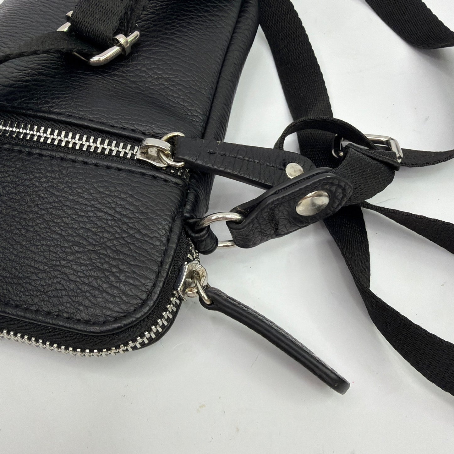 Sondra Roberts Squared Black Leather Crossbody Bag 4.5 x 7.5 x 1