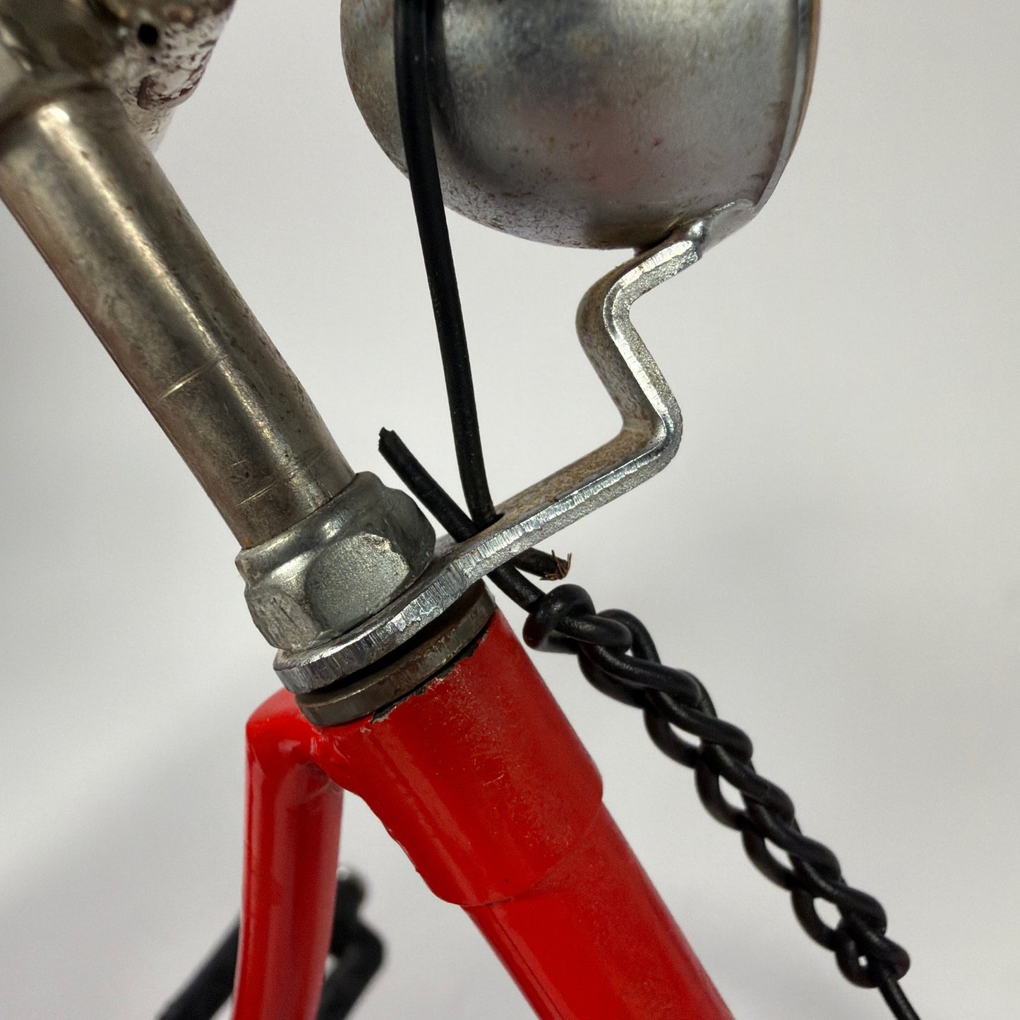 Metal Bicycle Model Figurine With Moving Pedals Red